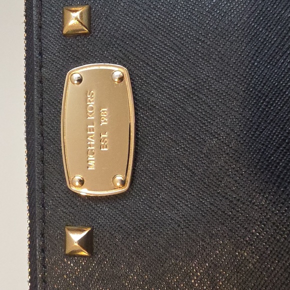 MICHAEL KORS NWOT Black Studded Saffiano Leather Wristlet - Picture 3 of 10